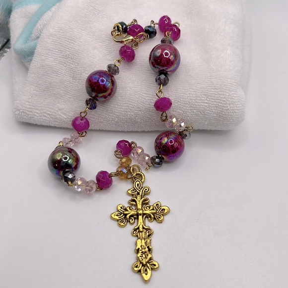 Beautiful Beaded Cross Rear View mirror Hanger - Picture 1 of 2